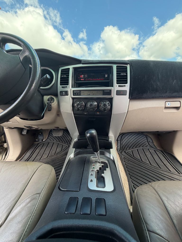 2004 Toyota 4Runner SR5 - Photo 6