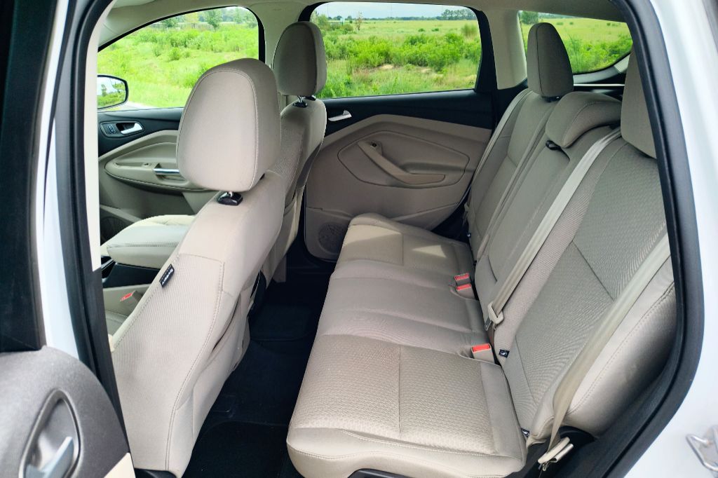 2017 Ford Escape SE - Photo 9