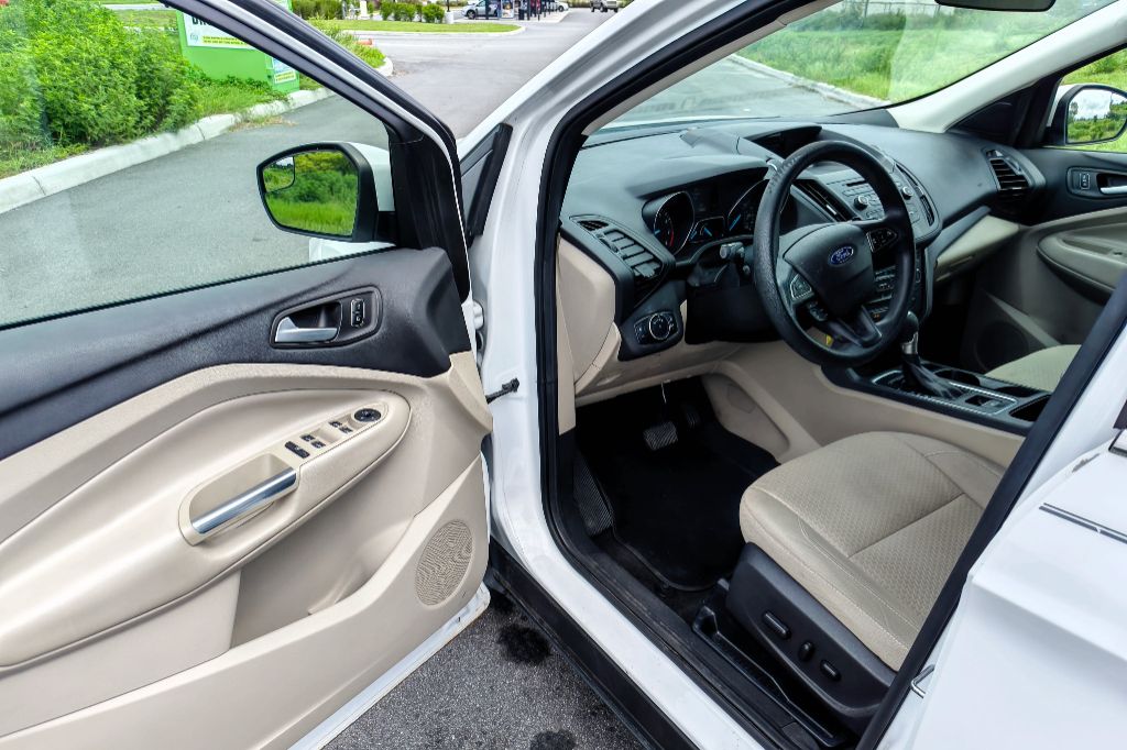 2017 Ford Escape SE - Photo 6