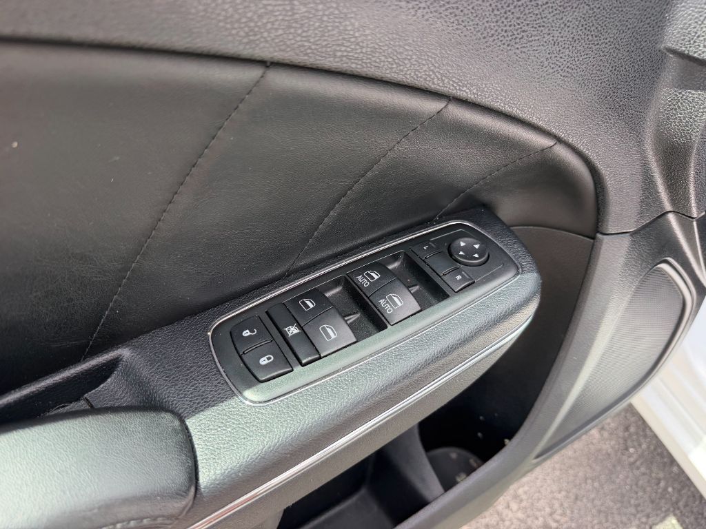 2013 Dodge Charger R/T - Photo 11